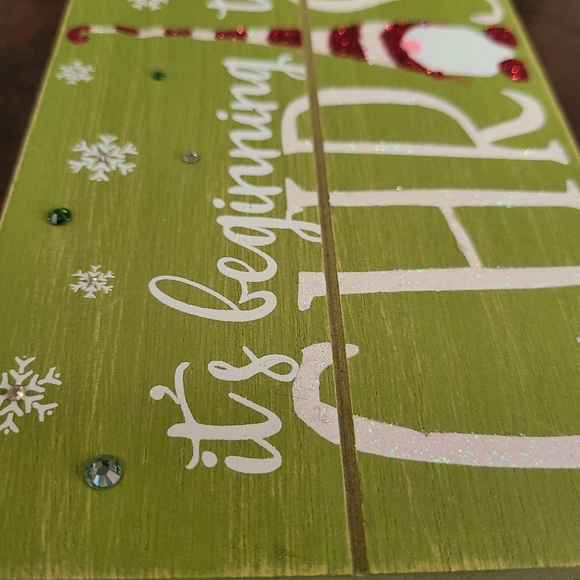 Gnome Christmas Wood Sign - Picture 4 of 8